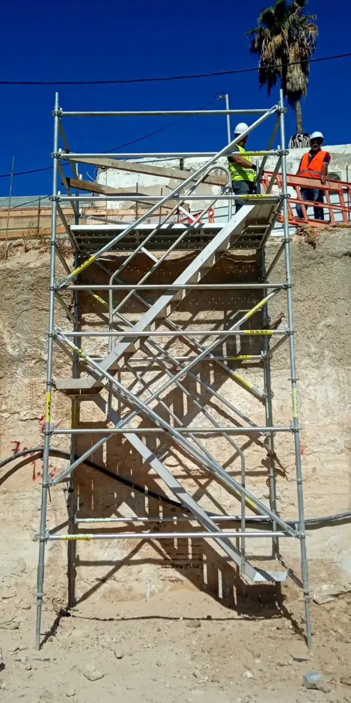 מגדל מדרגות מאלומיניום ופיגום גישה בטיחותי לאתרי בנייה